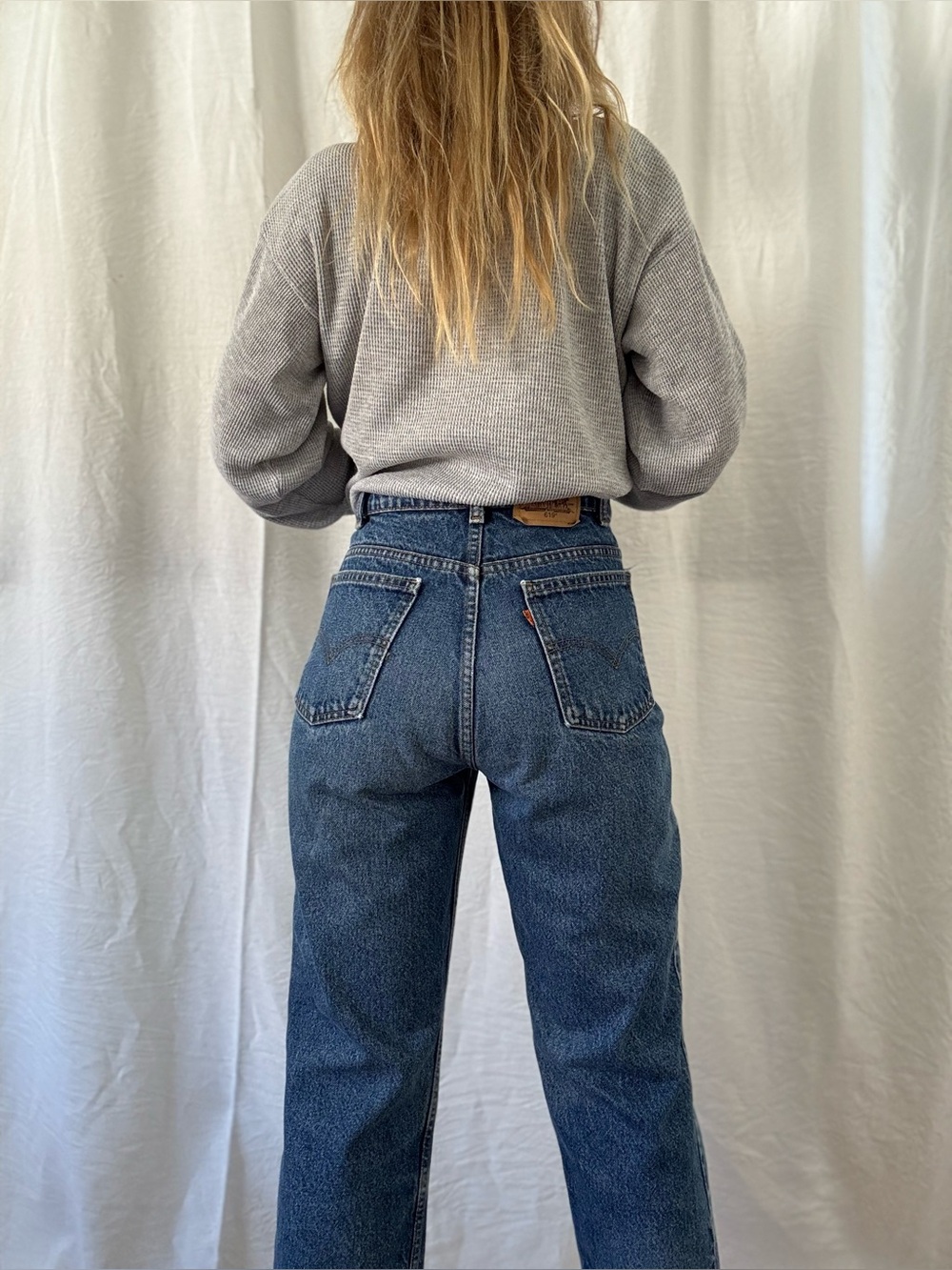 Dreamy vintage Levi’s 619 90s dark wash straight leg